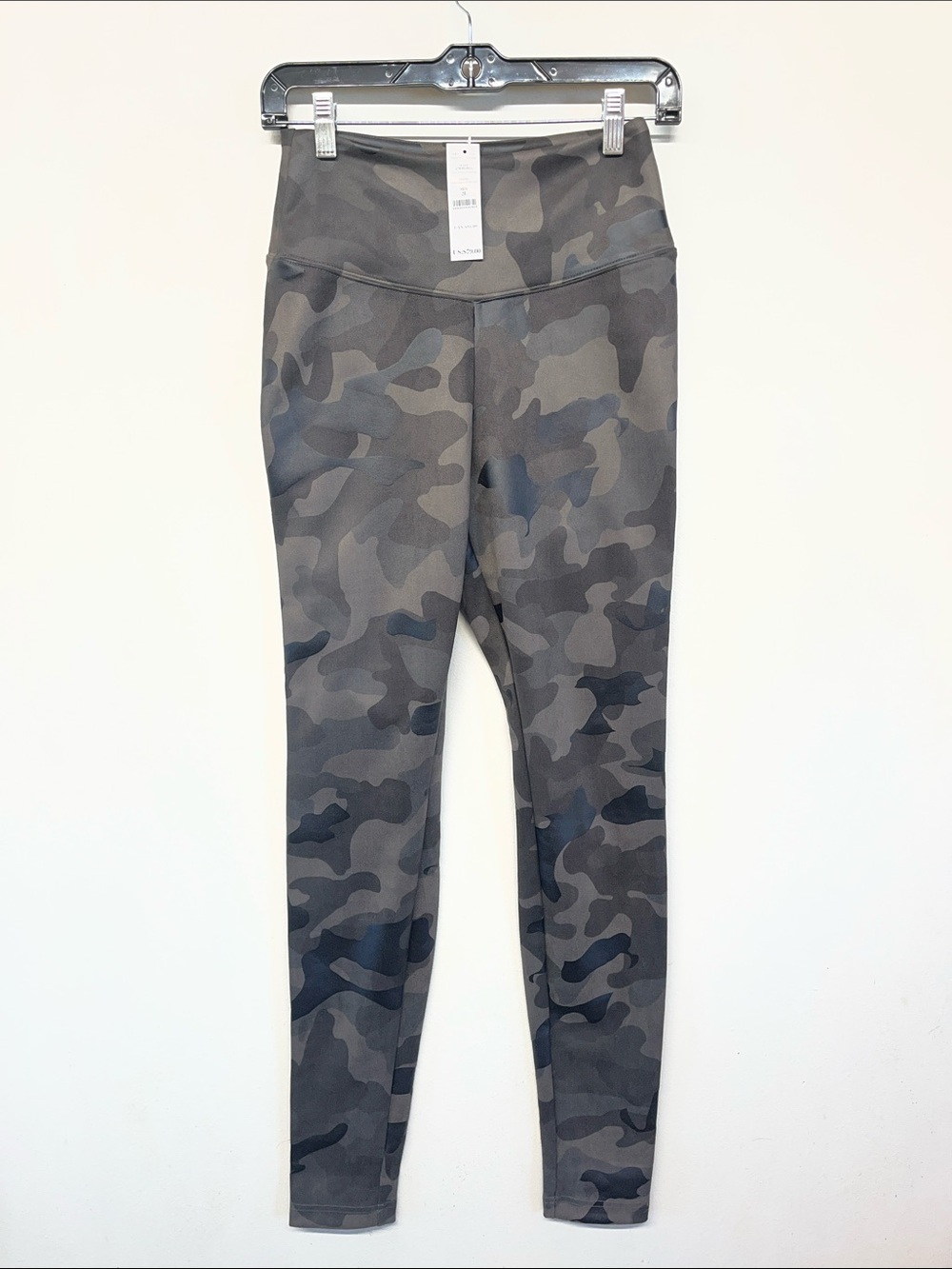 Women’s WHBM Camouflage Foil Mercury Runway Leggings NWT 2L